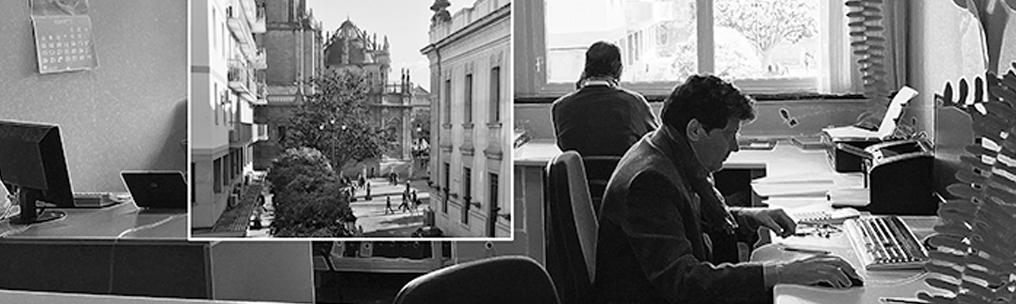 Un kiosco de frente con gente comprando